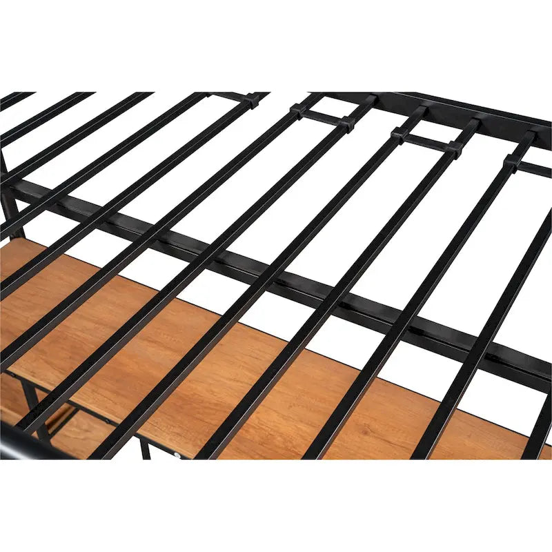 Kovová patrová postel velikosti Twin se stolem, policemi a zábradlím